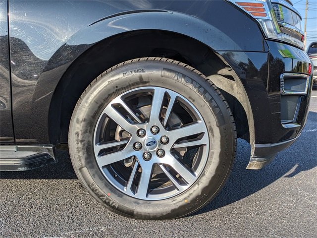 Used 2023 Ford Expedition Max Limited image 11