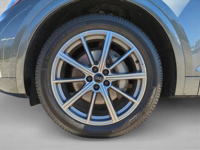 Used 2021 Audi Q5 e Premium Plus w/ Premium Plus Package image 24