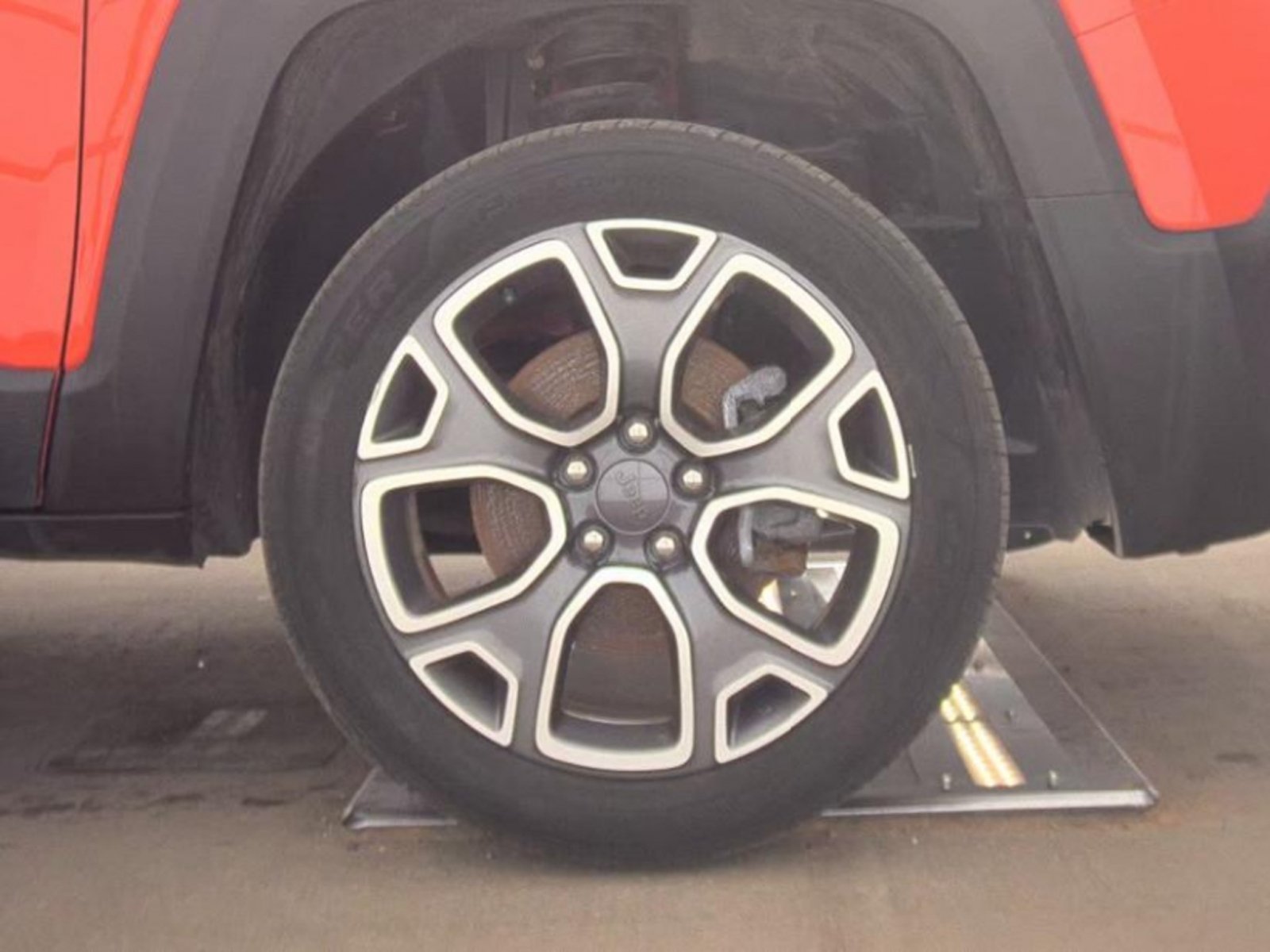 Used 2018 Jeep Renegade Limited AWD/4WD image 9