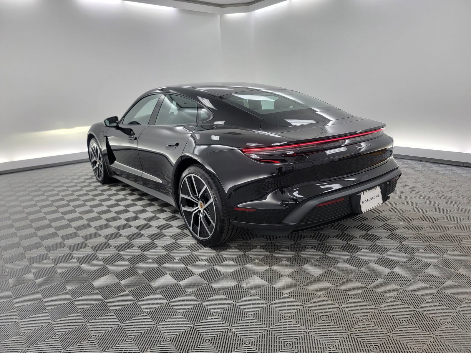 New 2025 Porsche Taycan AWD/4WD video 3