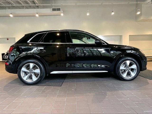 Used 2023 Audi Q5 Premium w/ Convenience Package AWD/4WD image 9
