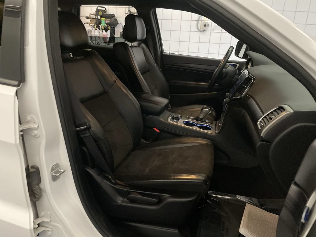 Used 2022 Jeep Grand Cherokee Laredo X AWD/4WD image 21