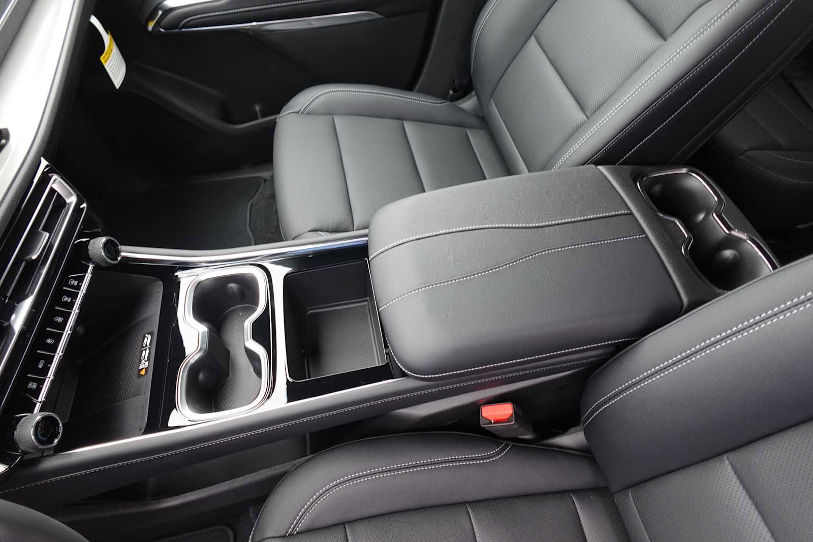 New 2026 Chevrolet Traverse LT w/ Midnight/Sport Edition image 23