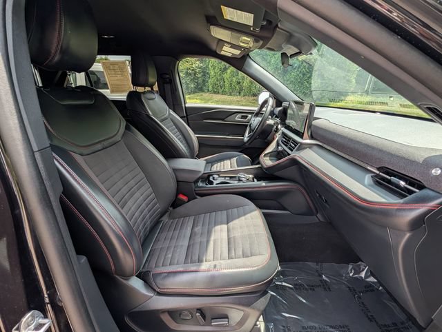 Used 2025 Ford Explorer ST-Line AWD/4WD image 12