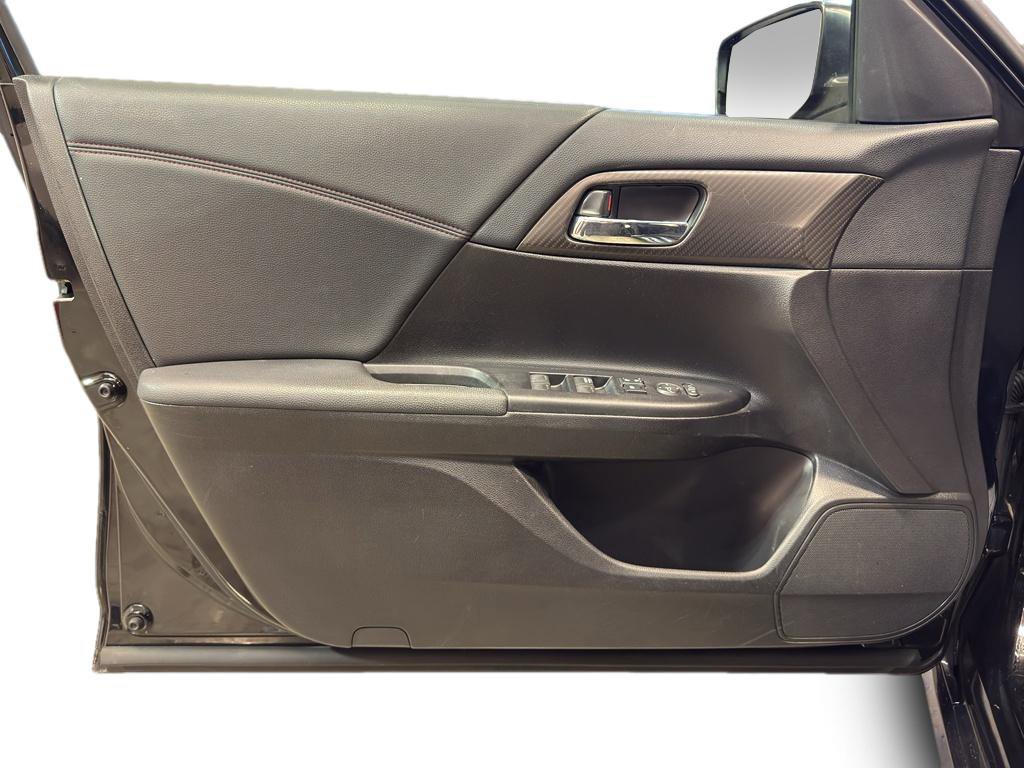 Used 2017 Honda Accord Sport Special Edition image 13
