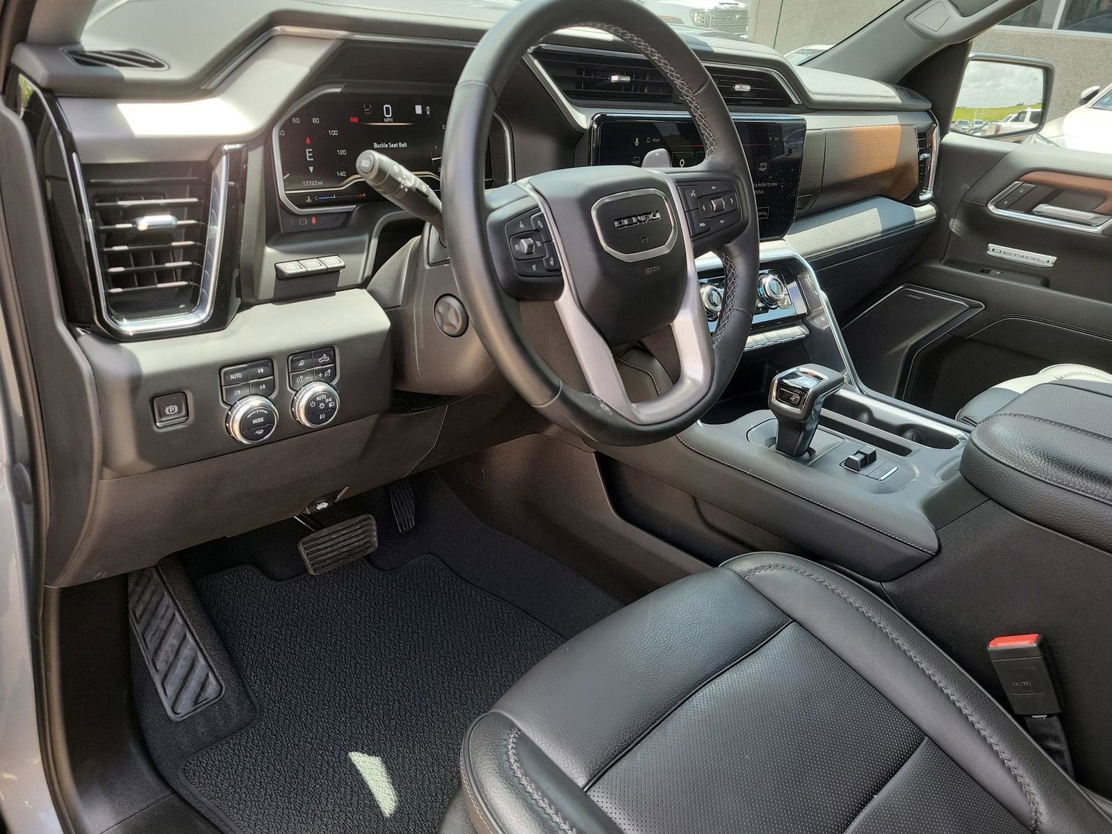 Certified 2023 GMC Sierra 1500 Denali w/ Technology Package AWD/4WD image 10