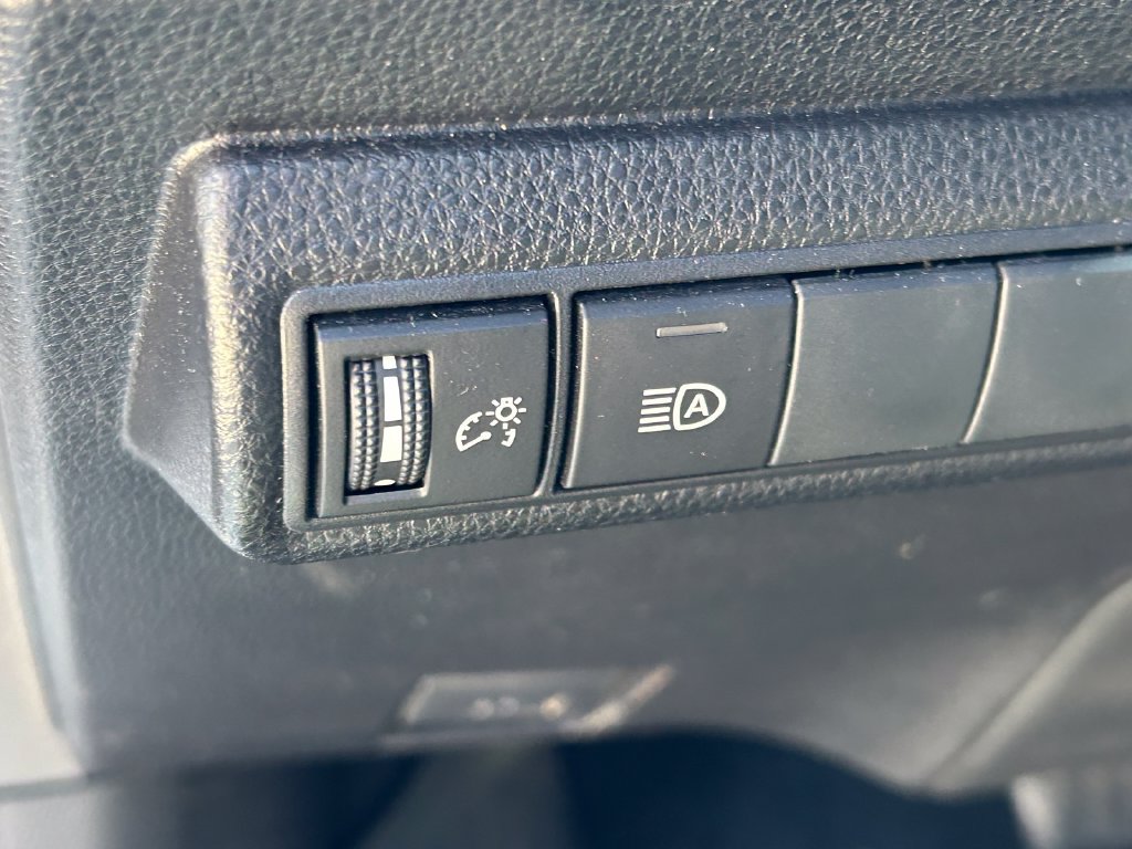 Used 2022 Toyota Corolla XSE FWD image 23