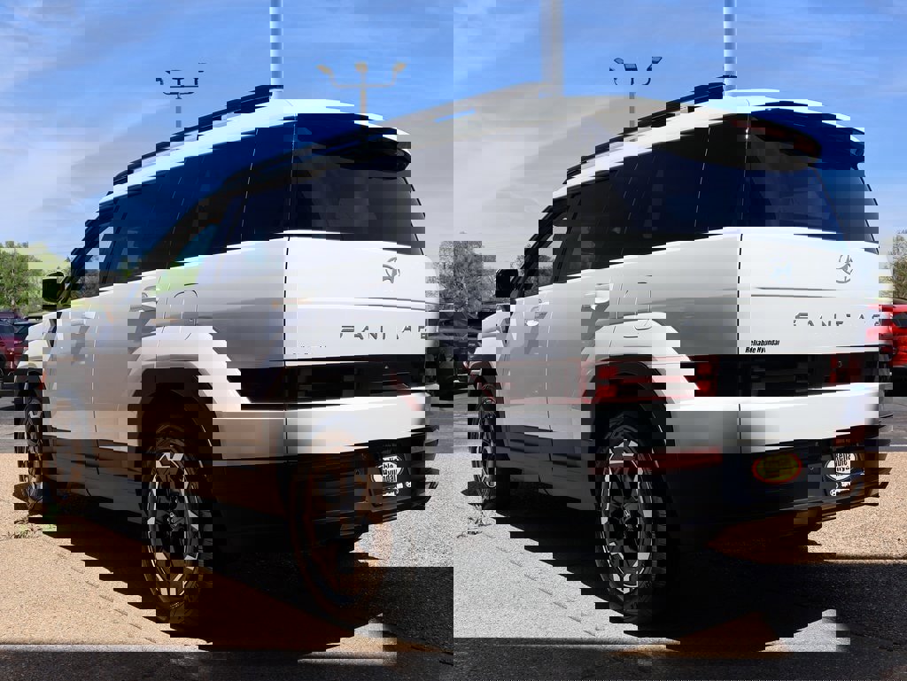 Certified 2025 Hyundai Santa Fe SEL image 4