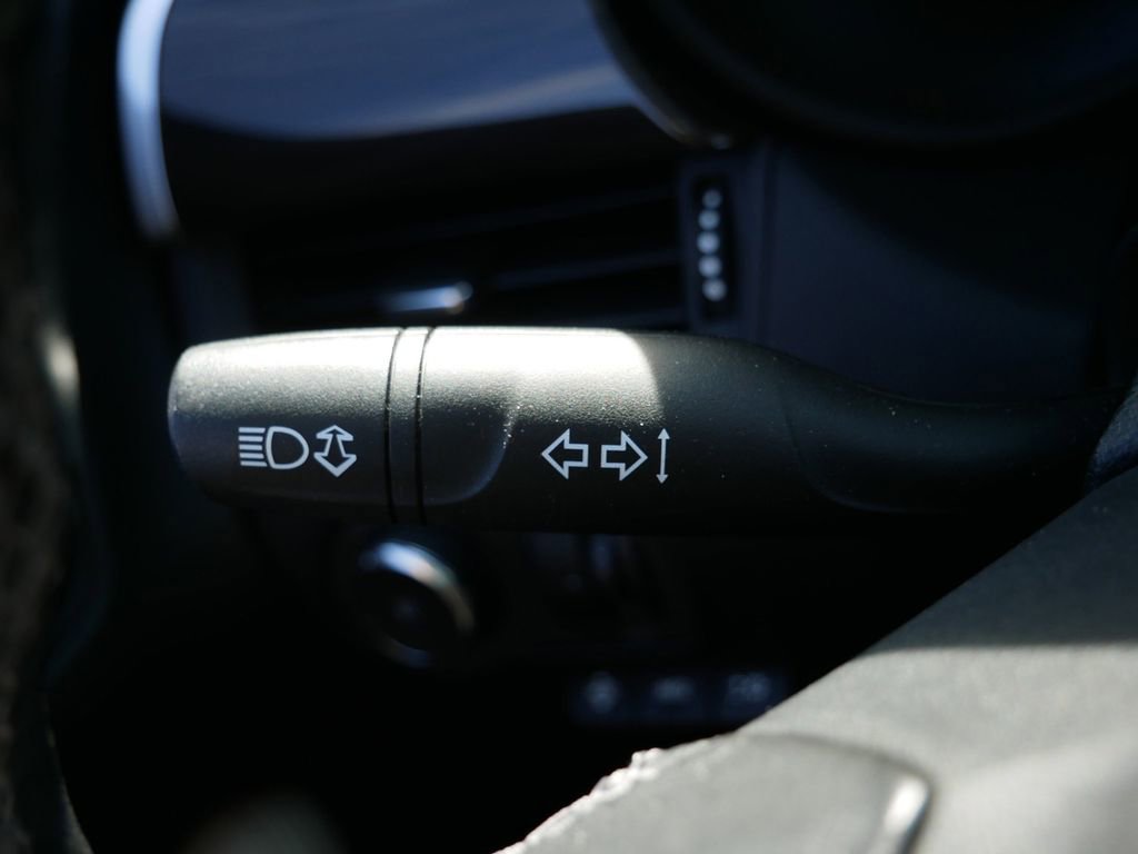 Used 2020 Buick Envision Premium w/ Driver Confidence Package AWD/4WD image 34