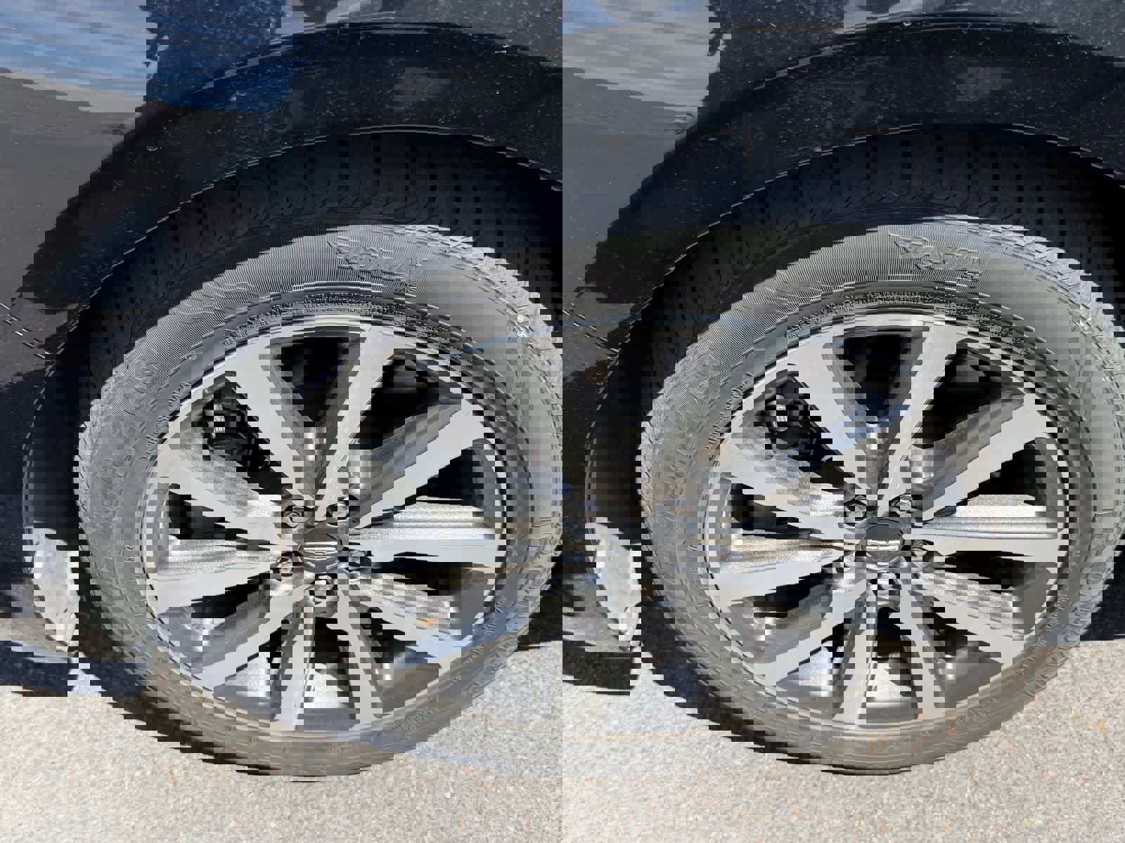 Used 2017 Lincoln Continental Premiere FWD image 6