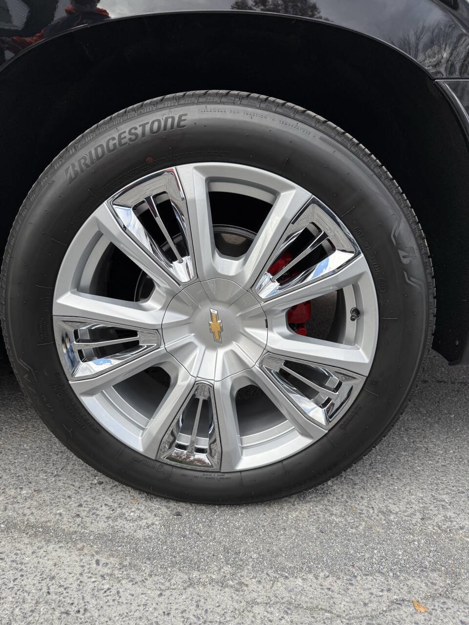 Used 2024 Chevrolet Suburban High Country image 7