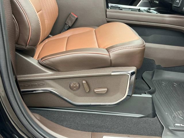 Used 2025 Ford F450 King Ranch w/ Chrome Package image 28