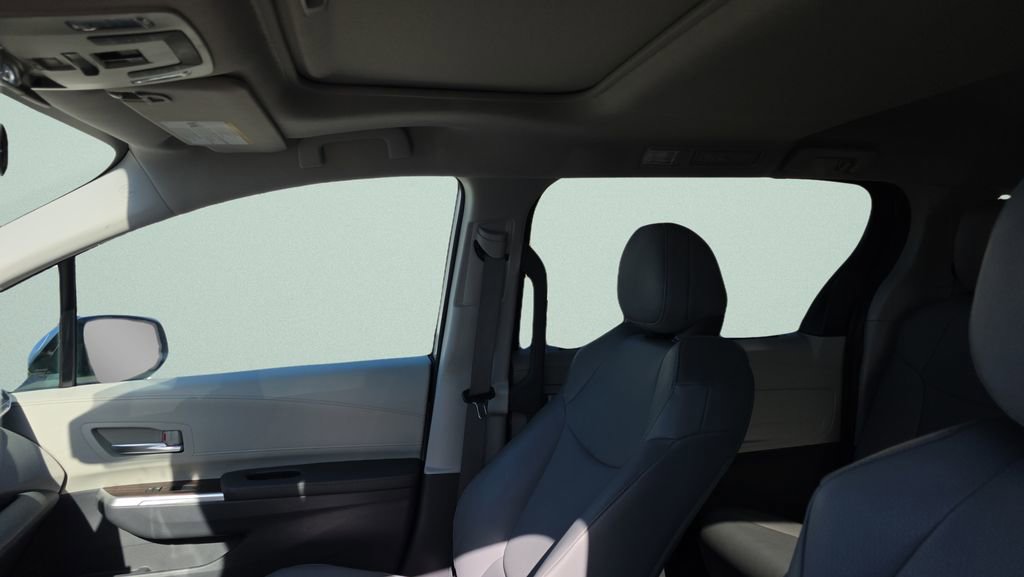 Used 2023 Toyota Sienna XLE image 20