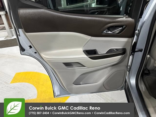 Used 2017 GMC Acadia SLT FWD image 15
