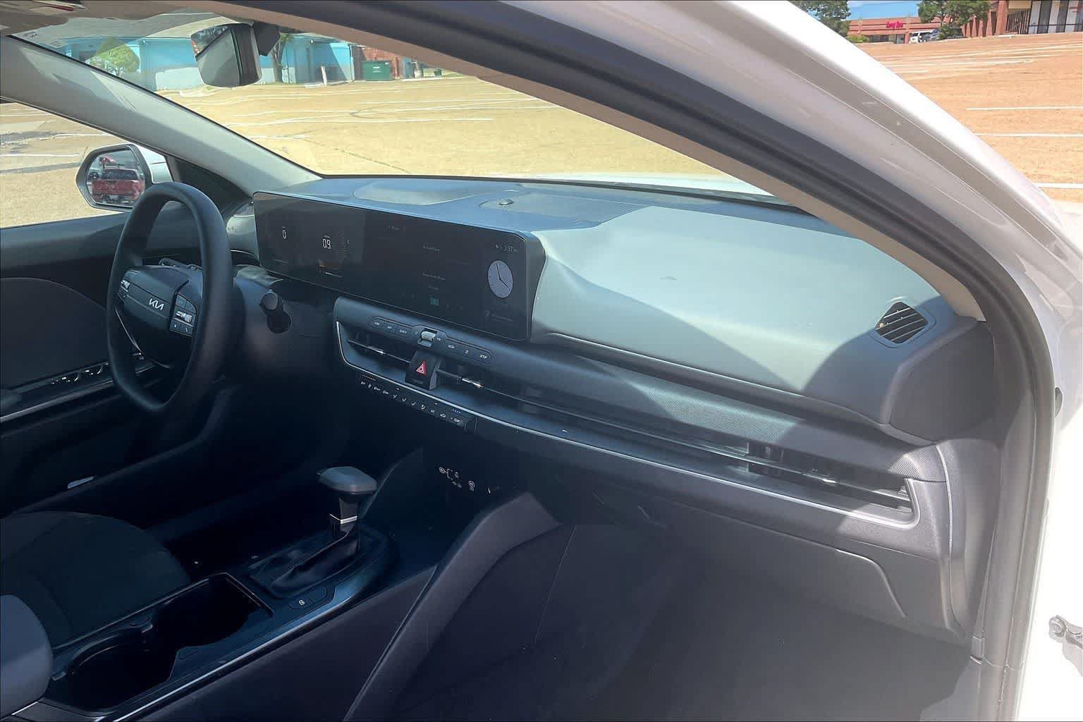 Certified 2025 Kia K4 FWD image 21
