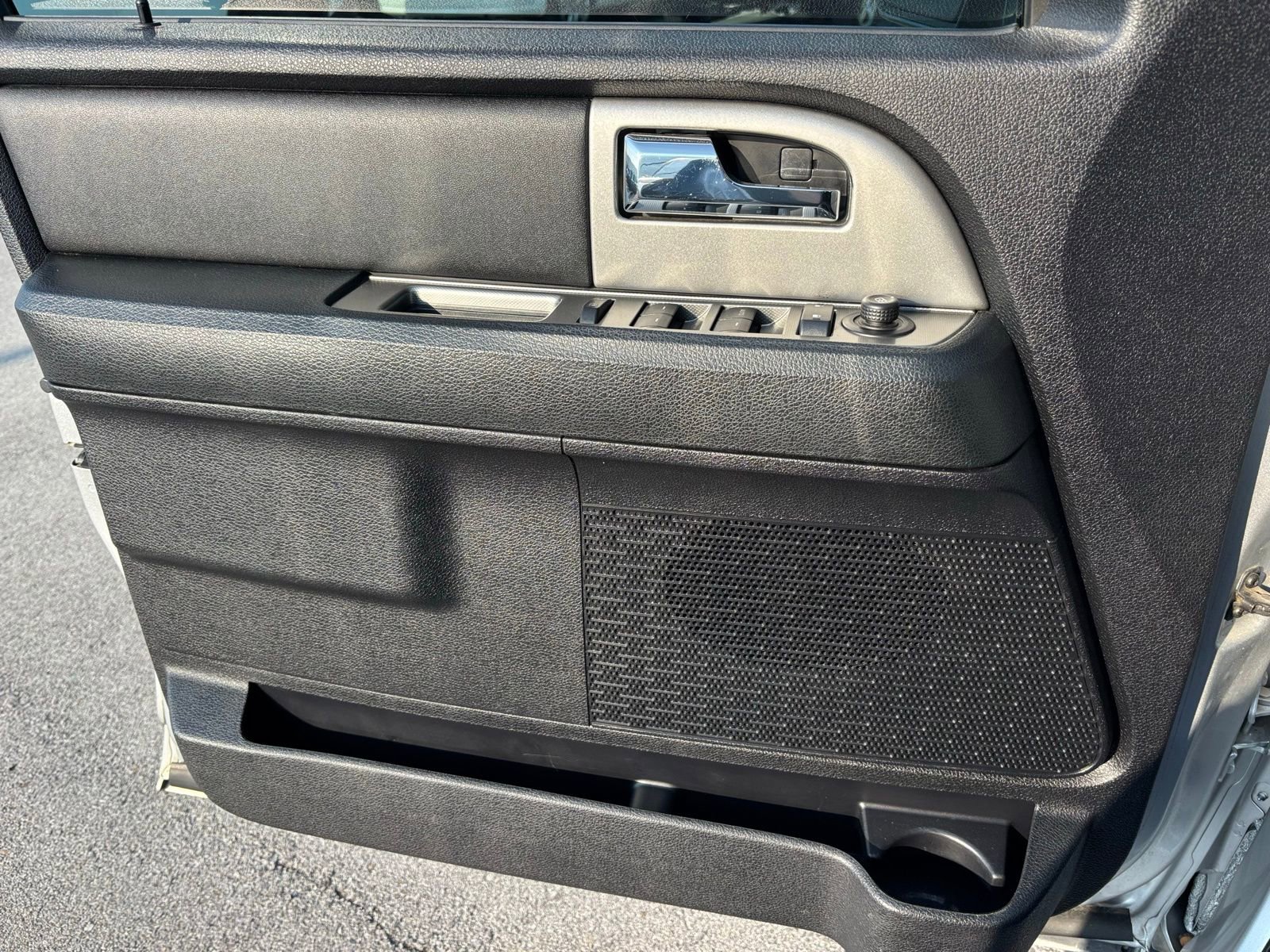 Used 2017 Ford Expedition XLT RWD image 11