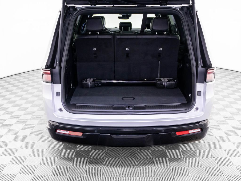 Used 2023 Jeep Wagoneer Series II AWD/4WD image 35