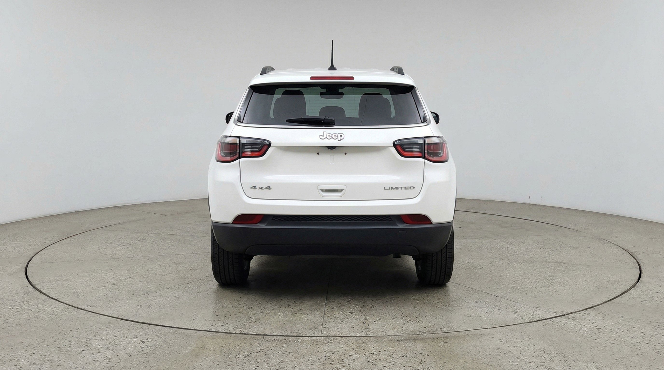 Used 2025 Jeep Compass Latitude image 7