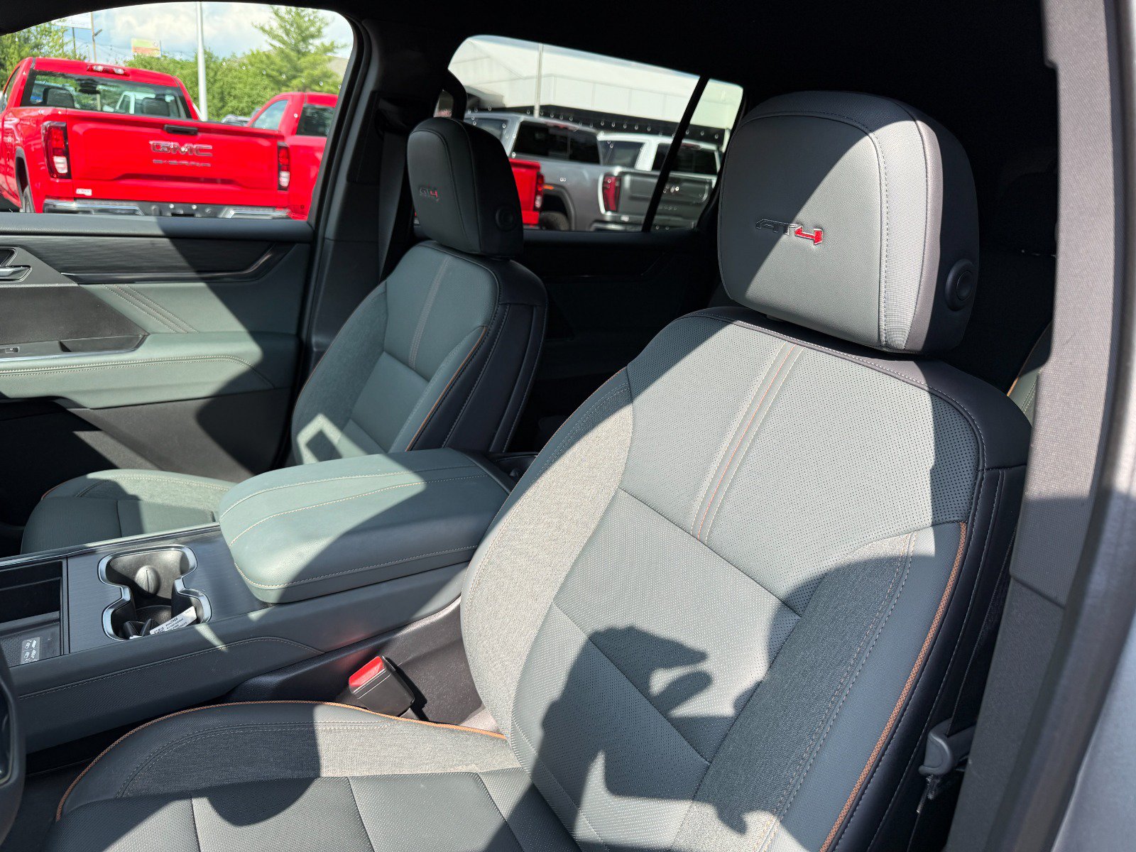 Certified 2025 GMC Acadia AT4 AWD/4WD image 14