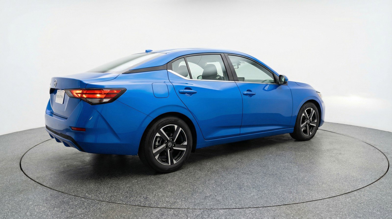 Used 2025 Nissan Sentra SV image 9