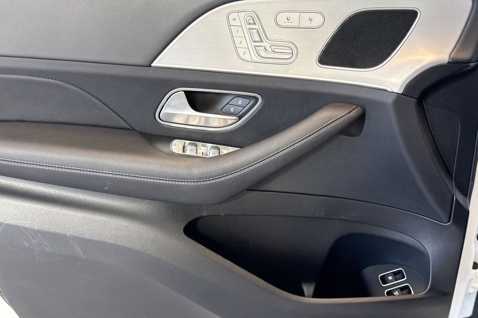 Used 2024 Mercedes-Benz GLE 450e 4MATIC image 17