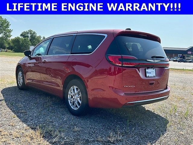 New 2026 Chrysler Pacifica Select image 8
