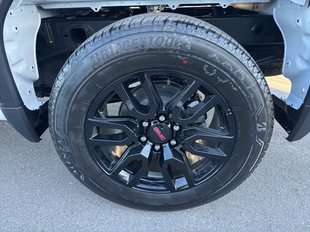 New 2026 GMC Sierra 1500 Elevation image 32
