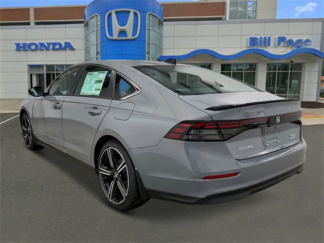 Used 2025 Honda Accord Sport image 3