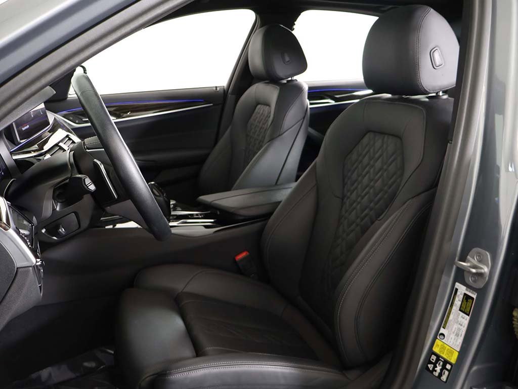 Used 2023 BMW 530i xDrive w/ Convenience Package image 31