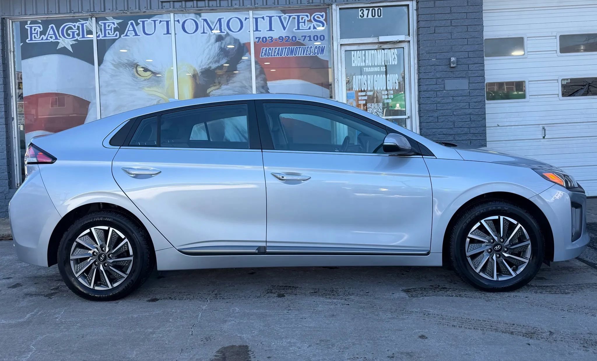 Used 2021 Hyundai Ioniq Limited image 2