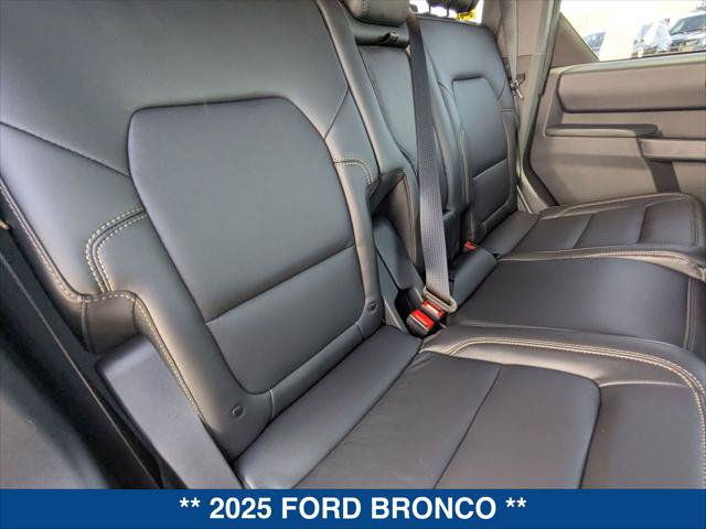 New 2025 Ford Bronco Badlands AWD/4WD image 19