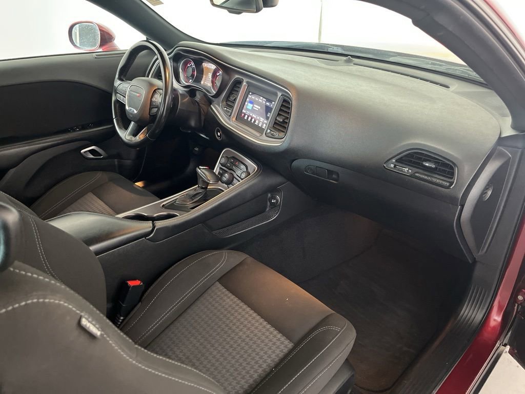 Used 2021 Dodge Challenger SXT w/ Driver Convenience Group RWD image 19