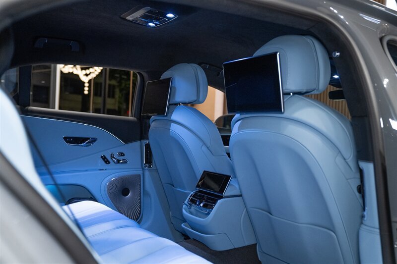 Used 2024 Bentley Flying Spur V8 AWD/4WD image 28