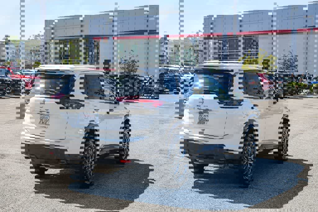 Used 2024 Nissan Rogue S image 7