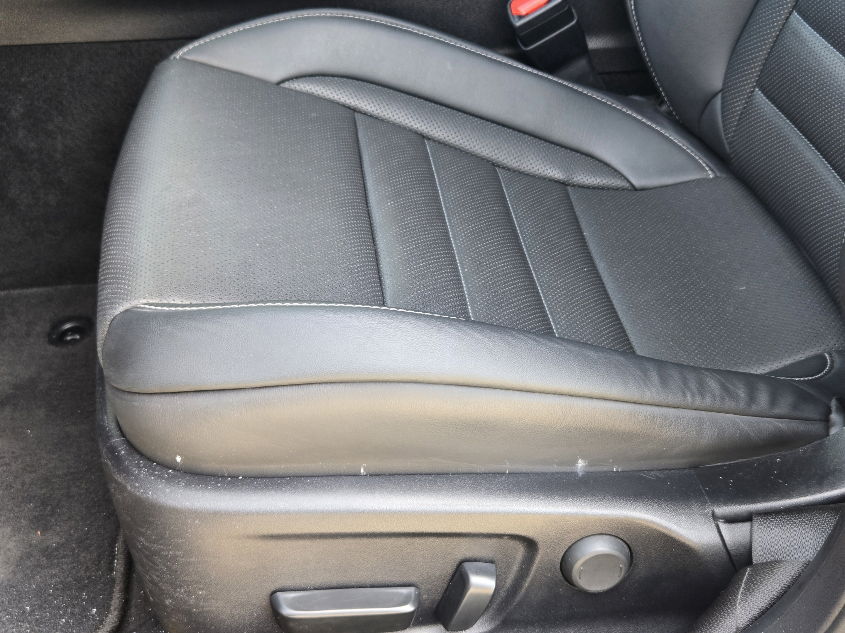 Certified 2022 Lexus IS 350 F Sport w/ Navigation Package RWD image 23