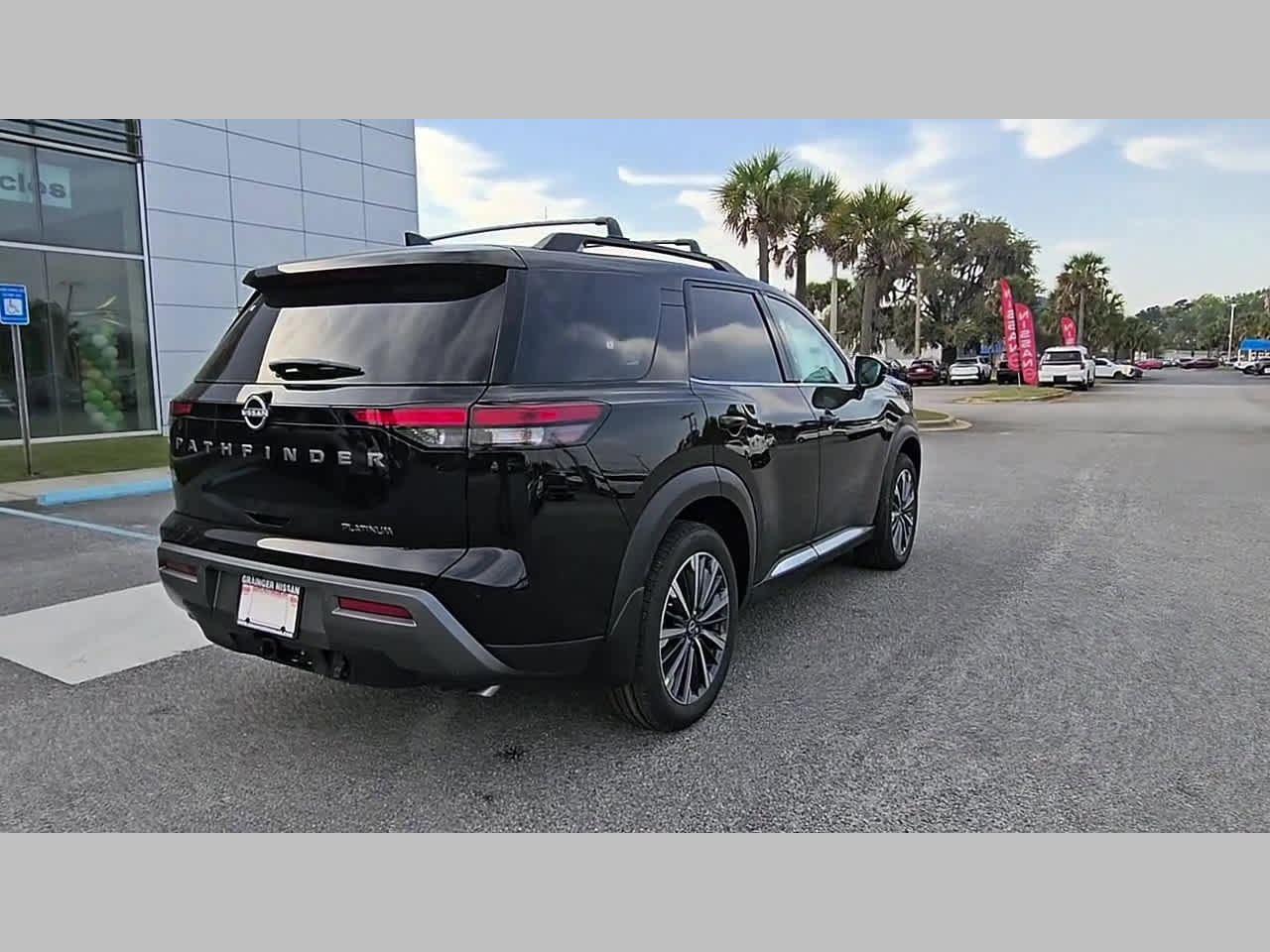New 2026 Nissan Pathfinder Platinum FWD image 30
