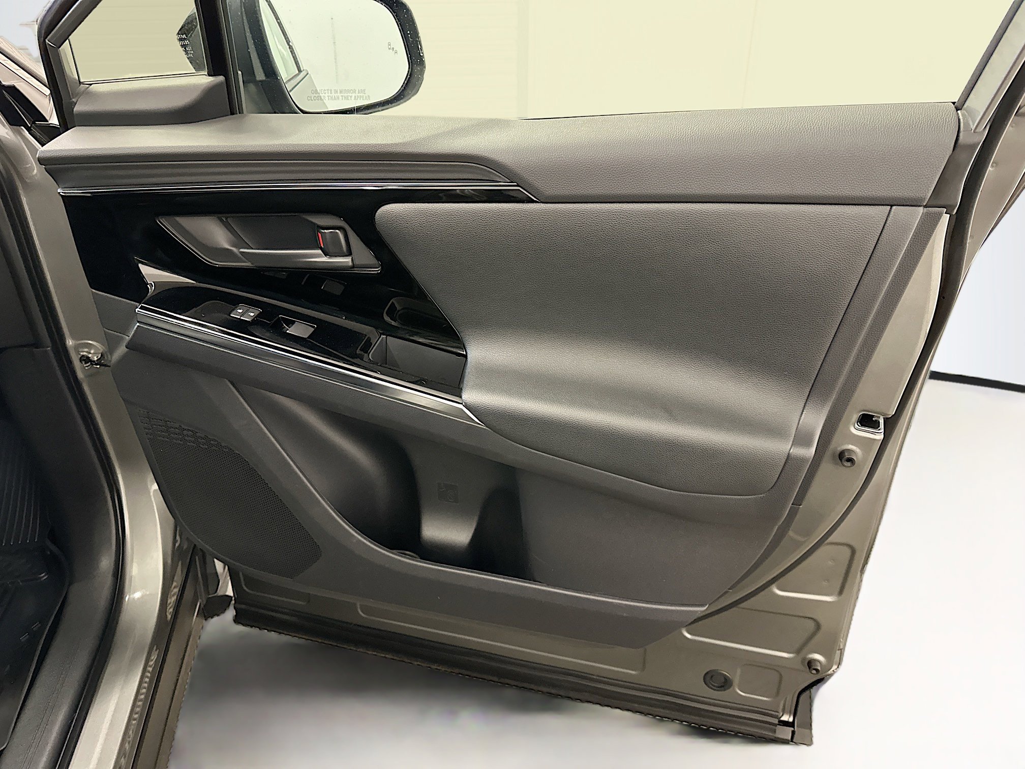 Used 2023 Toyota bZ4X Limited w/ Weather Package AWD/4WD image 35