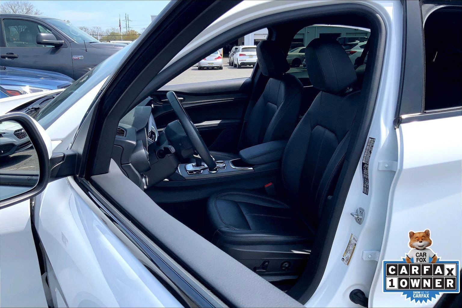 Used 2023 Alfa Romeo Stelvio Ti image 8