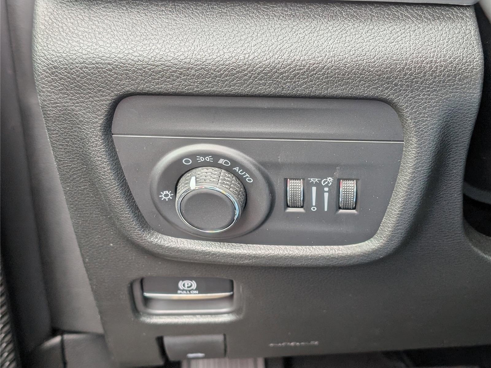 New 2026 Jeep Grand Cherokee Altitude AWD/4WD image 16