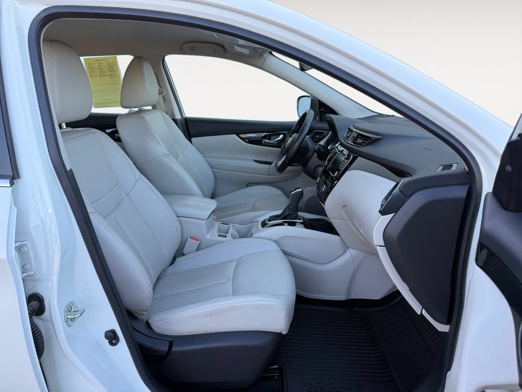 Used 2022 Nissan Rogue Sport SL AWD/4WD image 15