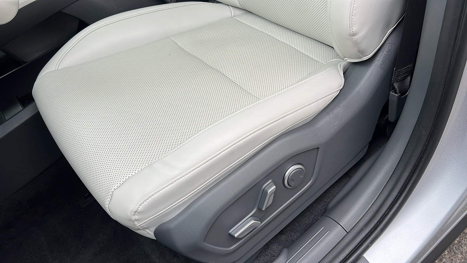 Used 2025 Hyundai Santa Fe SEL AWD/4WD image 18