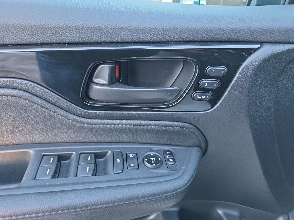 Certified 2025 Honda Odyssey Touring image 12