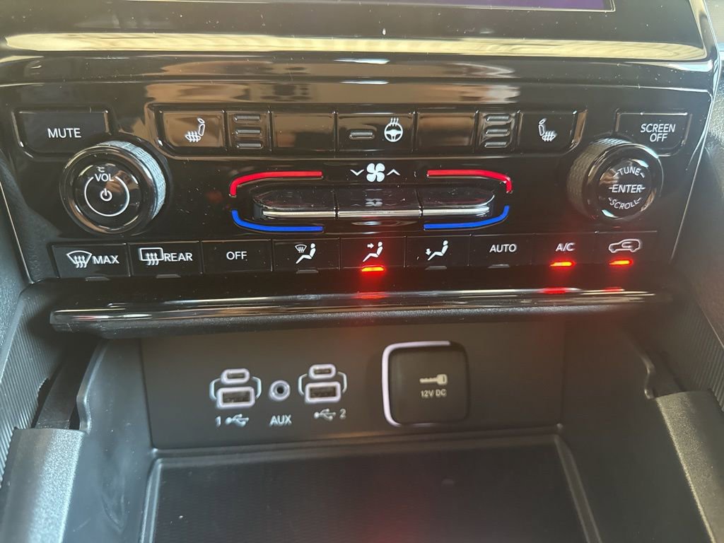 New 2025 Jeep Grand Cherokee Laredo w/ Luxury Tech Group I image 28