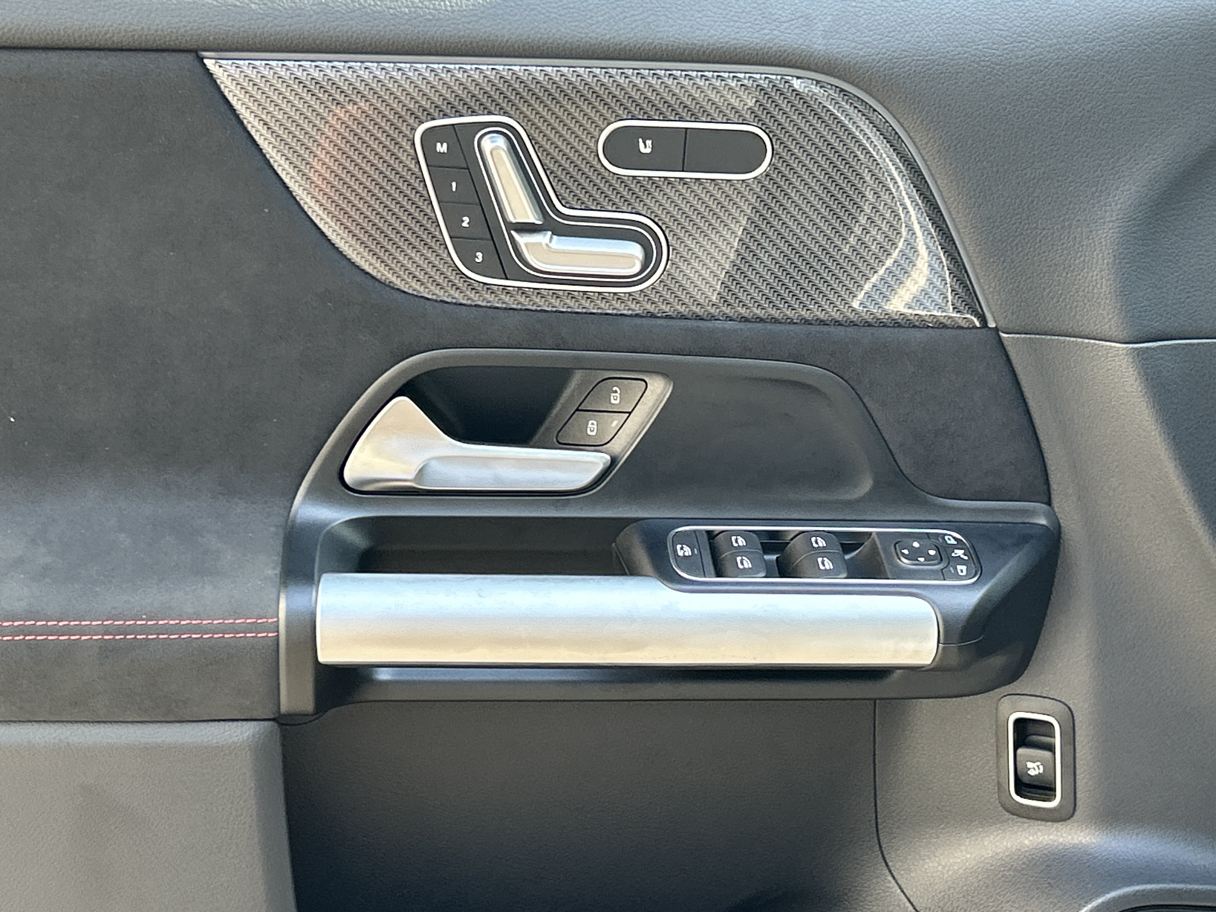Certified 2025 Mercedes-Benz GLA 250 image 17