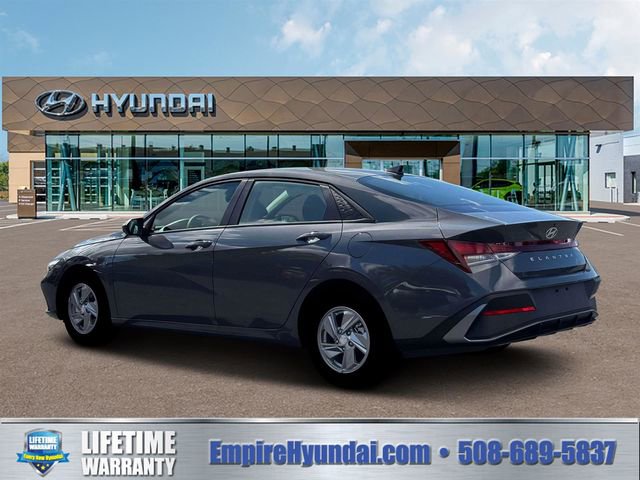 New 2026 Hyundai Elantra SE FWD image 4