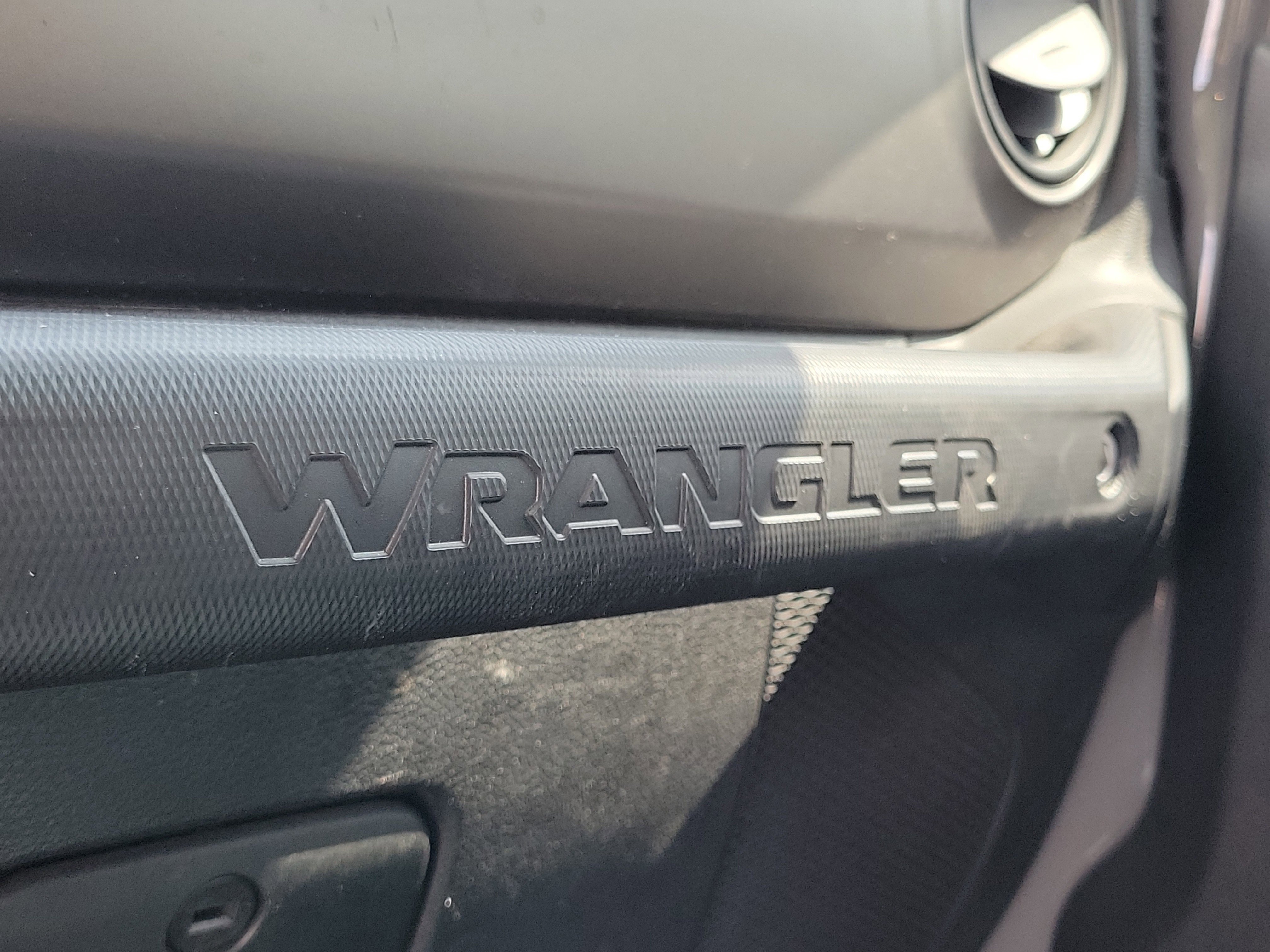 Used 2019 Jeep Wrangler Sport image 28