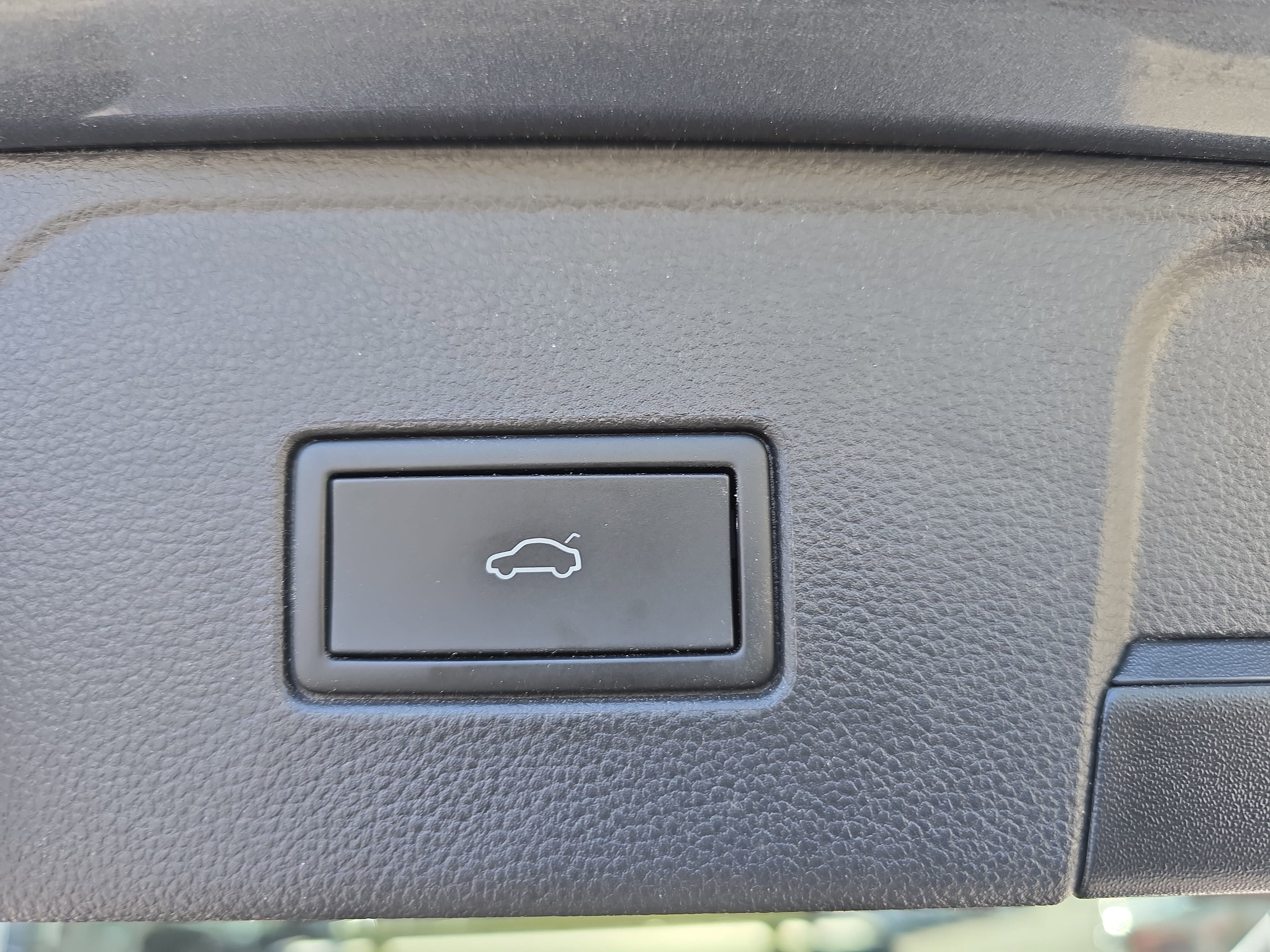 Used 2023 Volkswagen Atlas SE image 15