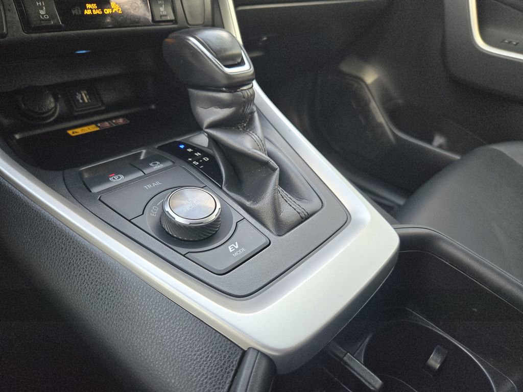 Used 2025 Toyota RAV4 XSE w/ Advanced Technology Package image 22