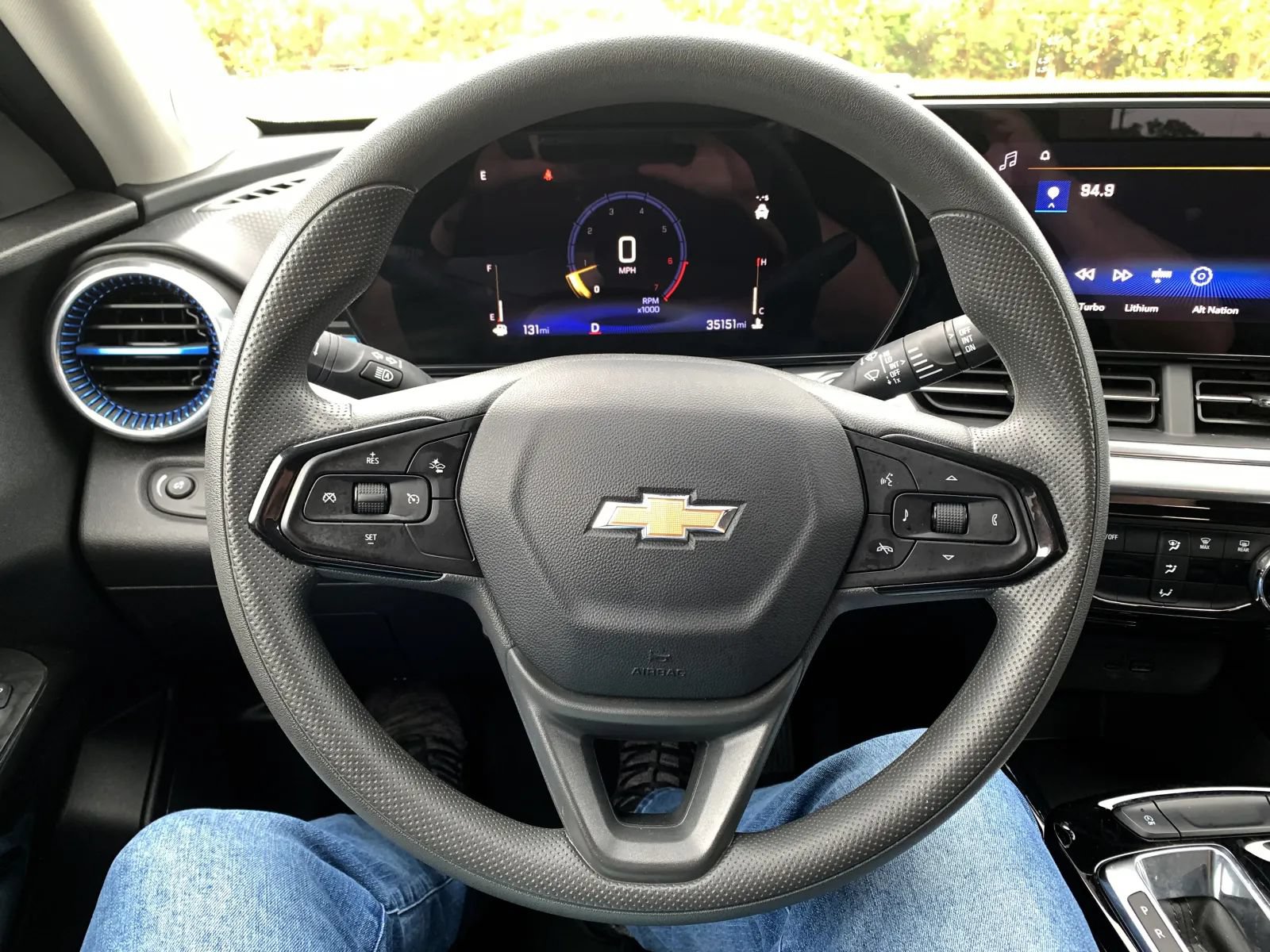 Used 2025 Chevrolet Trax LT FWD image 13