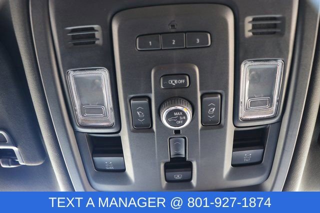 Used 2024 GMC Yukon XL Denali image 32